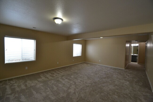 Building Photo - 3885 Cherry Plum Dr