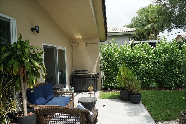 Building Photo - 17030 NW 19th Ct