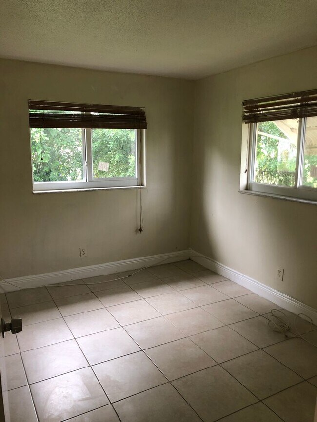 Building Photo - Large 3-2 with impact windows