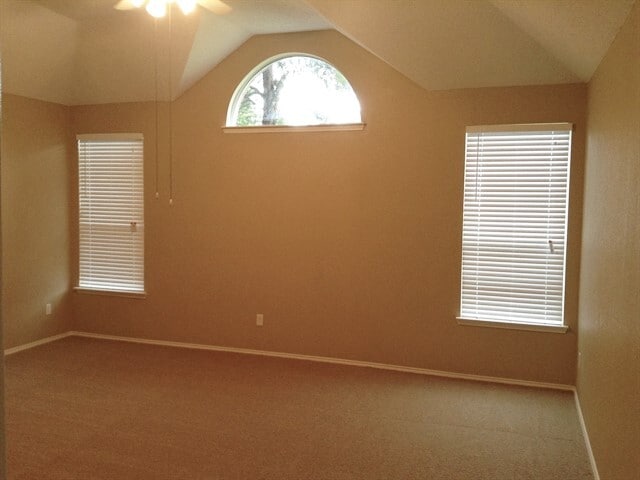 Building Photo - 1360 Calvert Dr