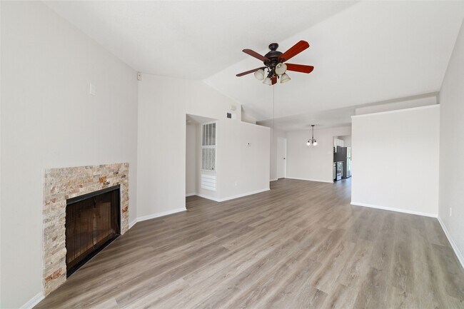 Building Photo - 3770 Lovers Wood Ln