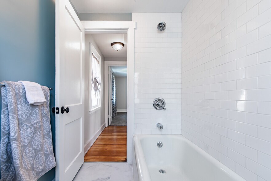 Building Photo - 1617 Cloverleaf St