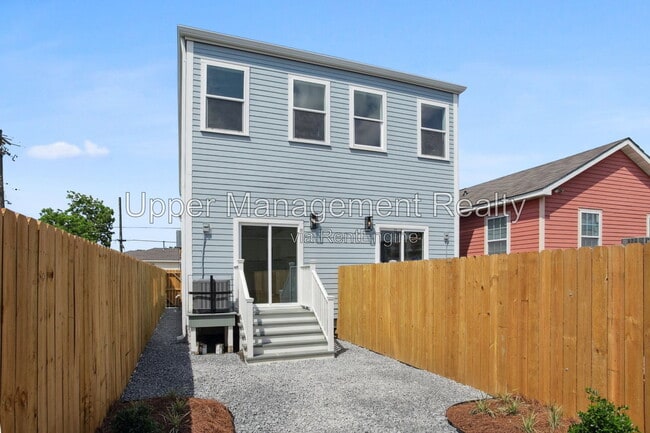 Building Photo - 2727 Third Street