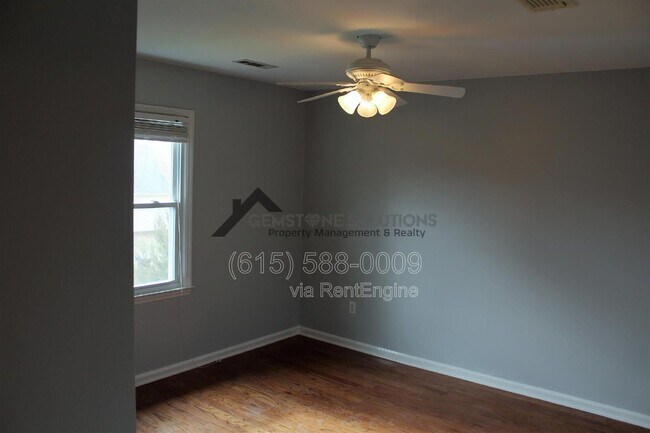 Building Photo - 430 Maplegrove Dr