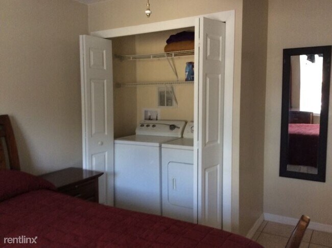 Building Photo - 1 br, 1 bath Condo - 160 Lewfield Cir