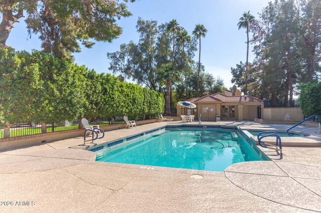 Building Photo - 1126 W Elliot Rd