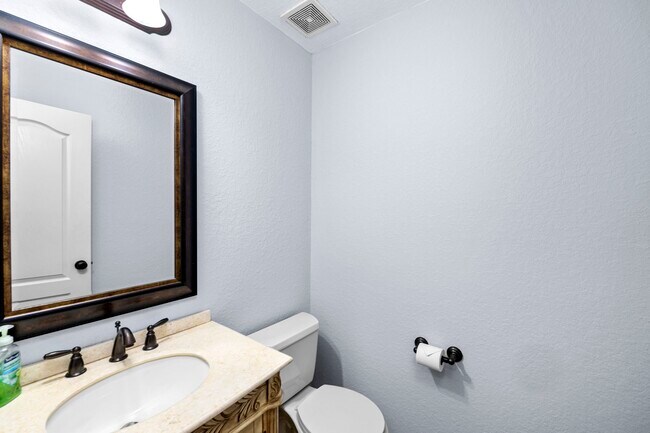 Building Photo - 8338 Whisper Point Dr