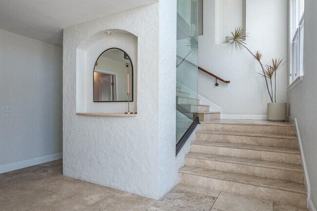 Building Photo - 5949 Seabird Dr S