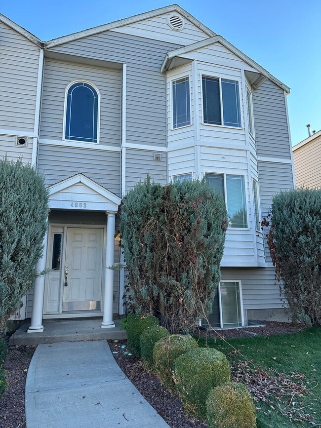Building Photo - 4903 Porlier Ln