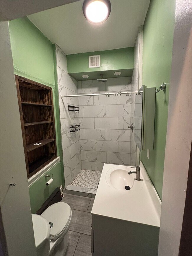 Building Photo - Beautifully Upgraded 2BR/2BA with Modern Finishes & Private Outdoor Space