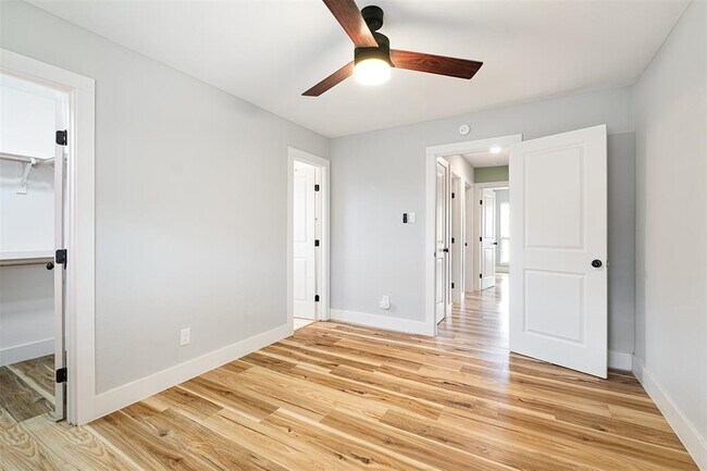 Building Photo - 7009 Millrace Dr