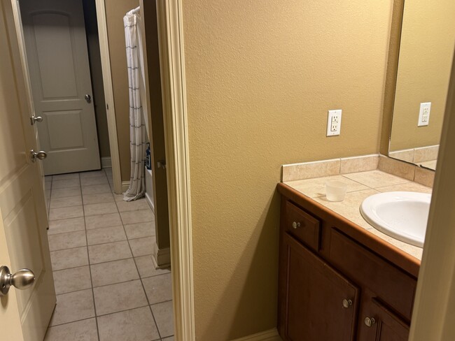 Building Photo - 43215 Creek Cir