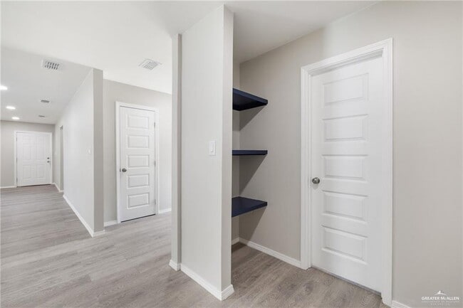 Building Photo - 17 Standard Ave