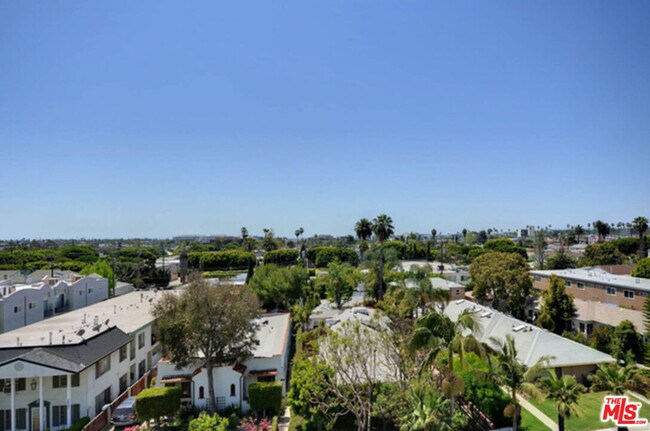 Building Photo - 1530 Centinela Ave
