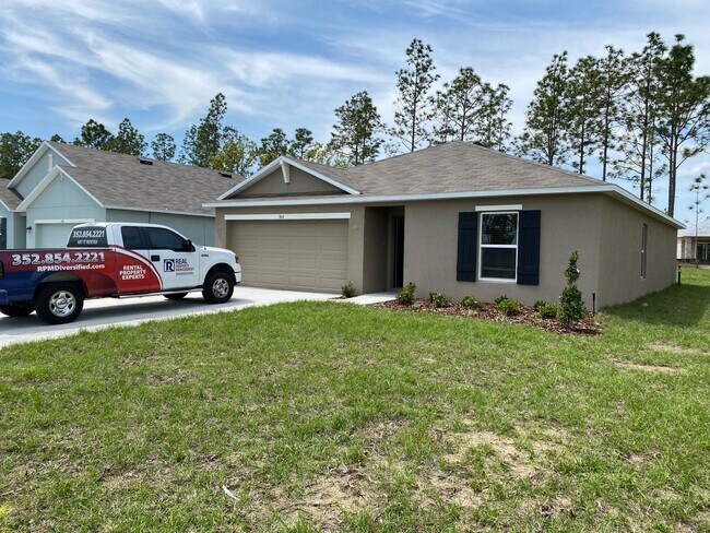 Building Photo - - Desirable Lake Diamond Subdivision 4/2/2...