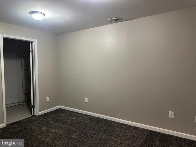 Building Photo - 1848 Foxdale Ct