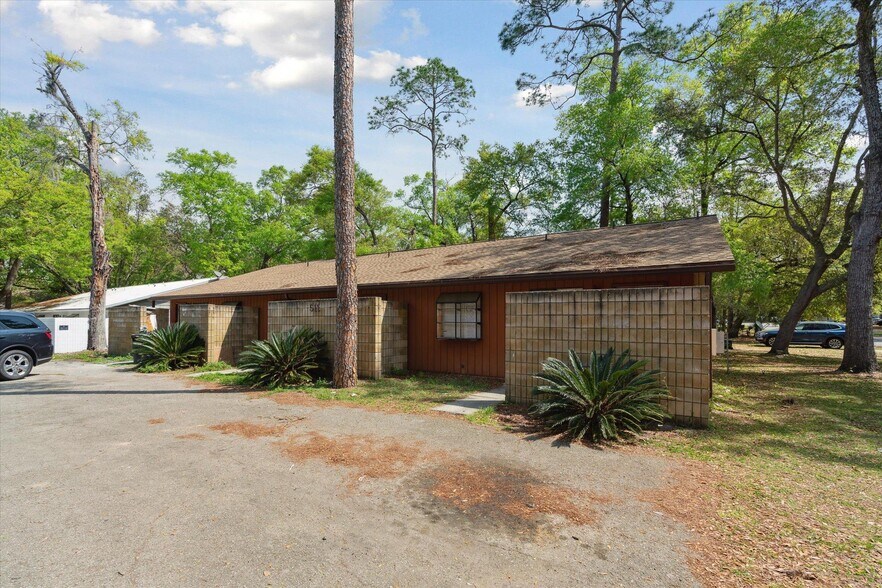 Building Photo - 511 SW 69th St