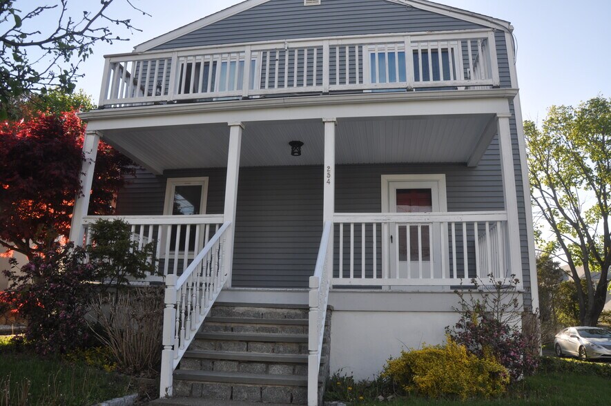 Front exterior view of front porch - Unit for rent on First Floor - 254 Culloden Rd