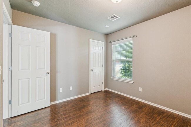 Building Photo - 4508 Applegate Dr