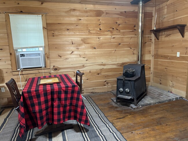 Building Photo - 1523 Mining Town Rd