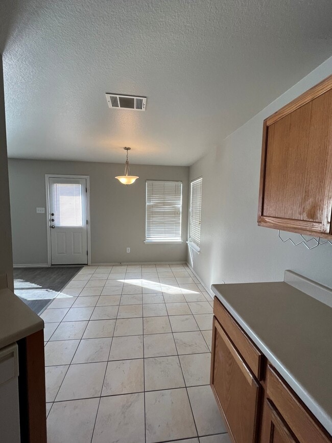 Building Photo - 232 Buttercup Way