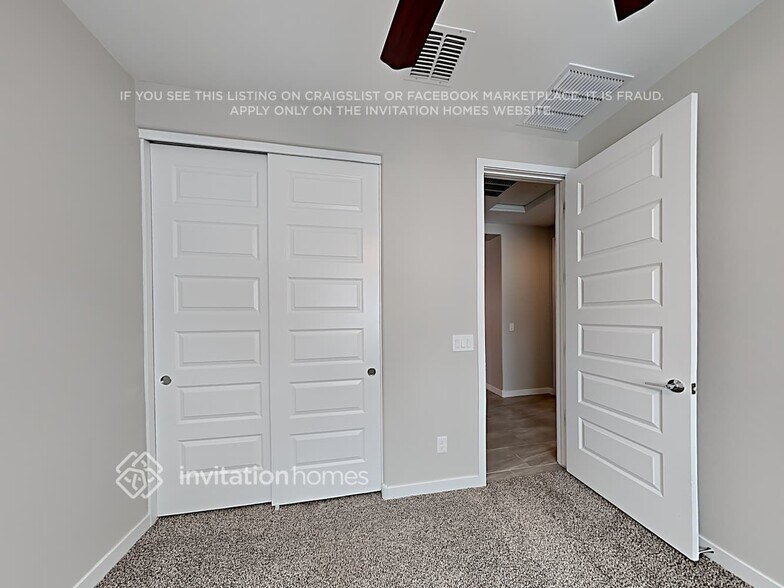 Building Photo - 18822 W Canterbury Dr