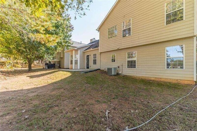 Building Photo - 2716 Lake Park Ridge W