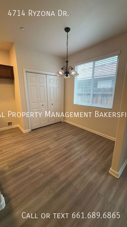 Building Photo - 4714 Ryzona Dr