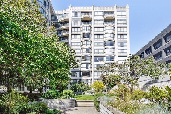 Garden - 300 3rd St