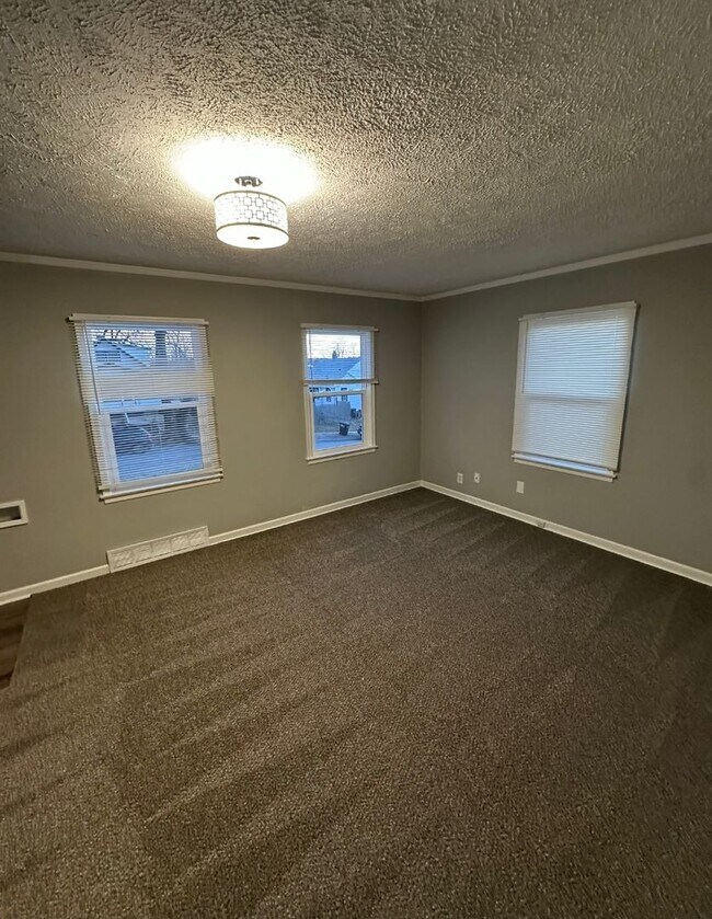 Building Photo - Four Bedroom Home Available Now!