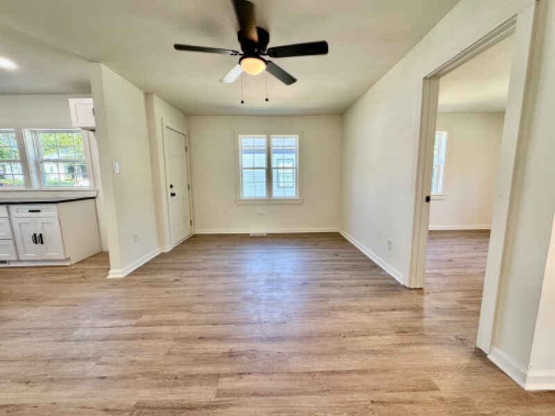 Building Photo - 351 Fox St SW