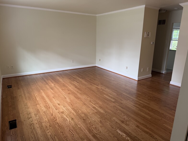 Building Photo - 3351 Contessa Ct