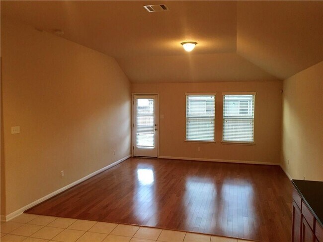 Building Photo - 112 Beargrass Dr
