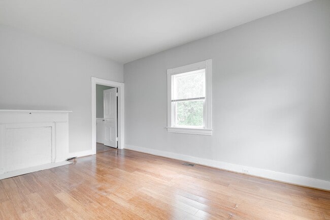 Building Photo - Large West End Rental off of Three Chopt R...