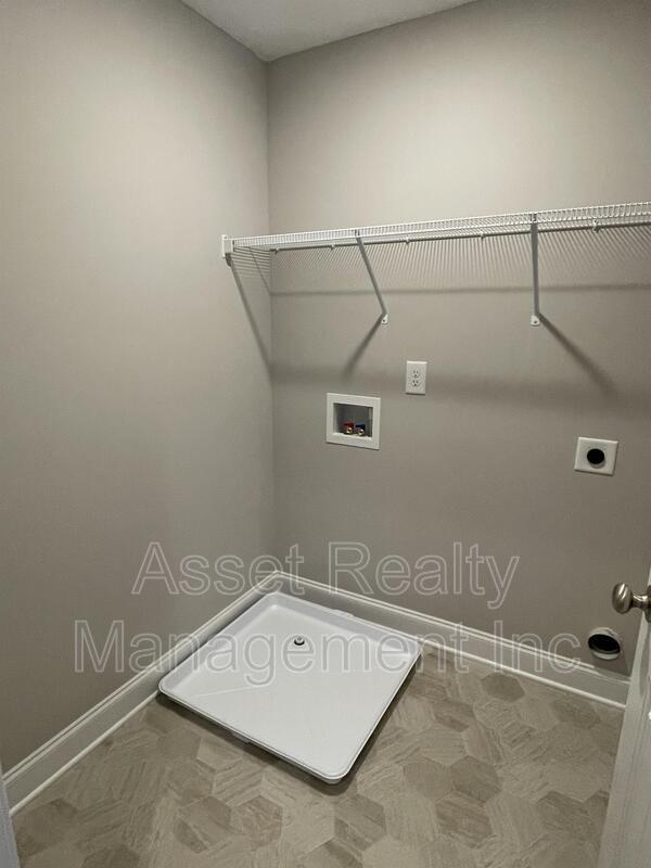 Building Photo - 338 Broadberry Ave