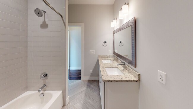 Building Photo - Beautiful East Nashville Bungalow