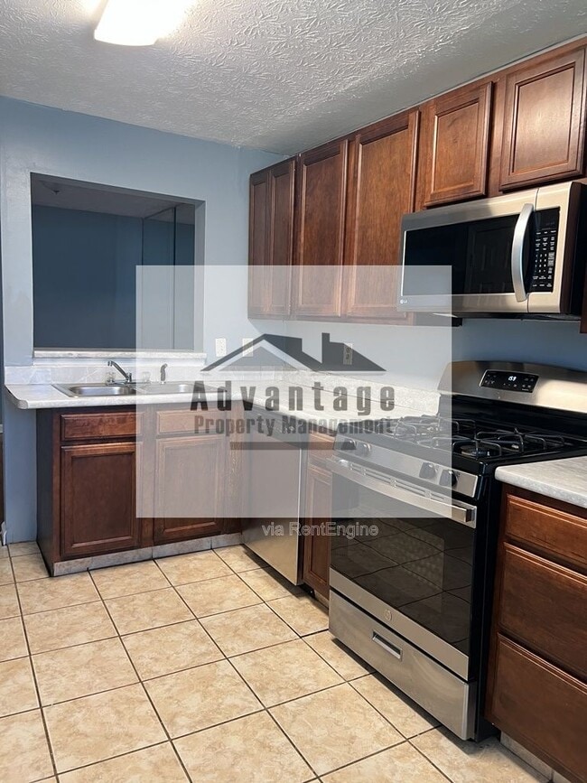 Building Photo - 9449 Cypress Ln