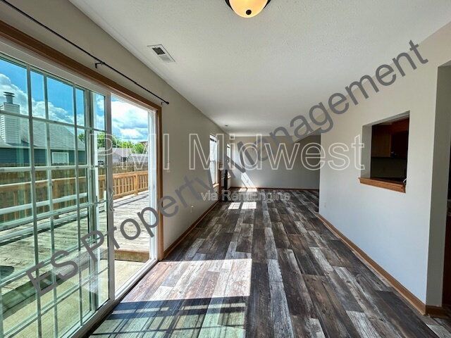 Building Photo - 4322 Strawflower Dr