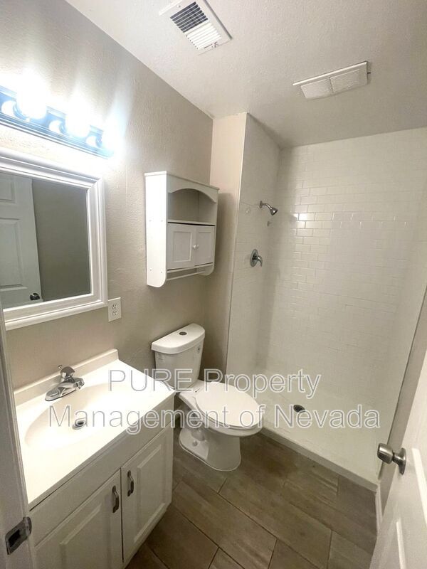 Building Photo - 2315 Caravelle St
