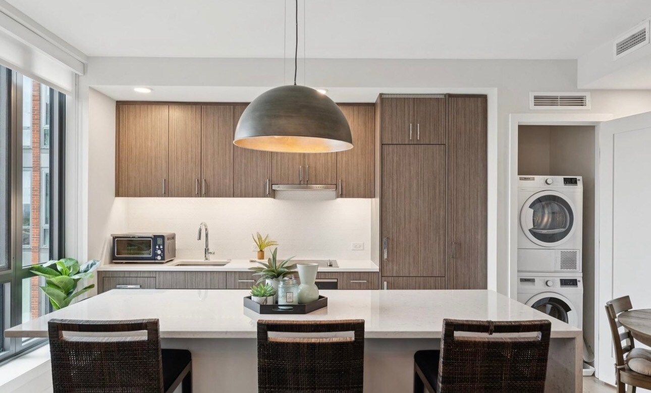 Building Photo - 1211 Van St SE