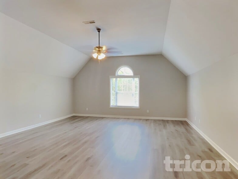 Building Photo - 101 Bentree Dr