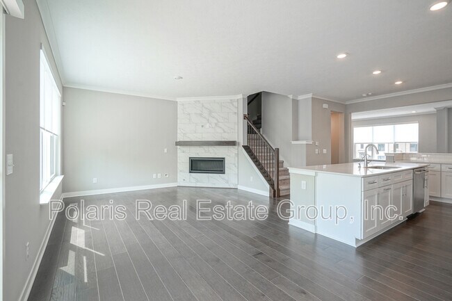 Building Photo - 673 Golborne St