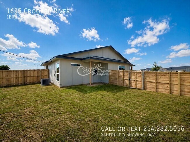Building Photo - 1635 Crooked River