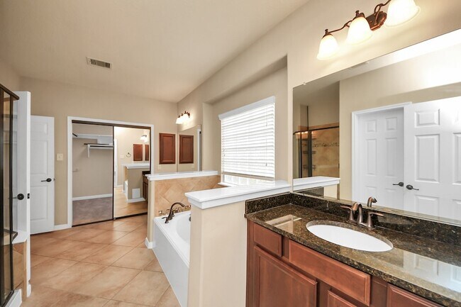 Building Photo - 18006 E Williams Bend Dr