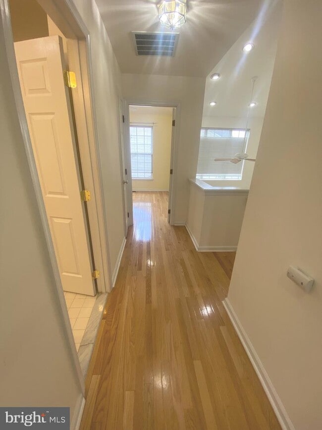 Building Photo - 372 Tuvira Ln