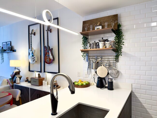 Building Photo - 488 NE 18th St