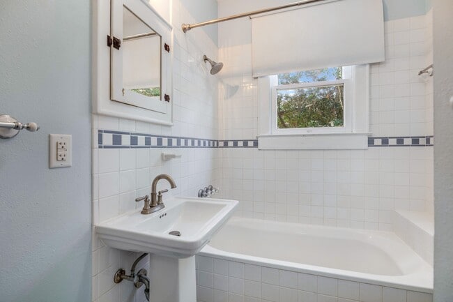 Building Photo - 4823 Fannin Dr