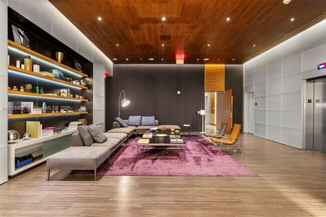 Building Photo - 88 SW 7th St