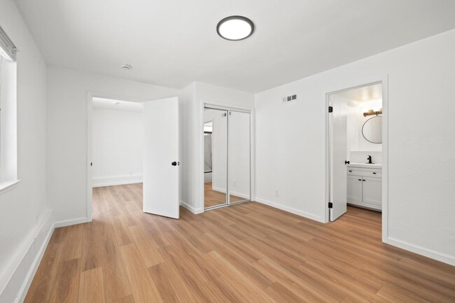 Building Photo - 64 Lycett Cir