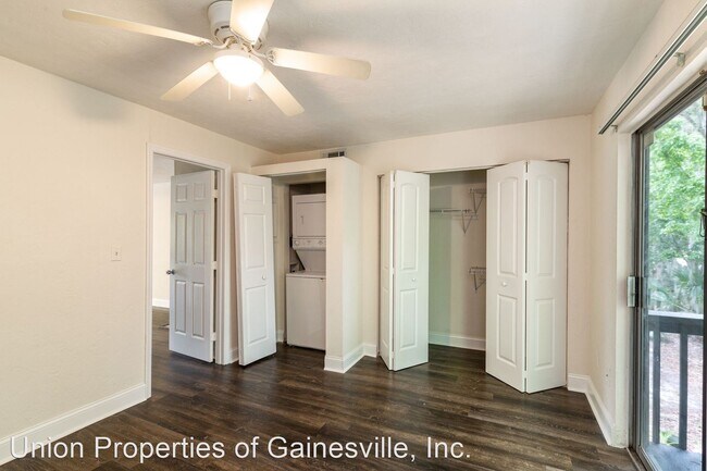 Building Photo - 1 br, 1 bath Apartment - 3555 SW 20th Avenue